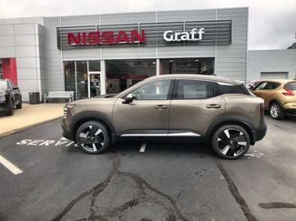New 2025 Nissan Kicks SR w/ SR Premium Package image 1