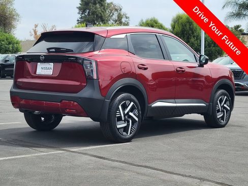 Used 2026 Nissan Kicks SV w/ SV Premium Package FWD image 2