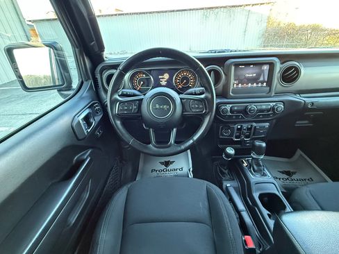 Used 2021 Jeep Gladiator Sport image 12