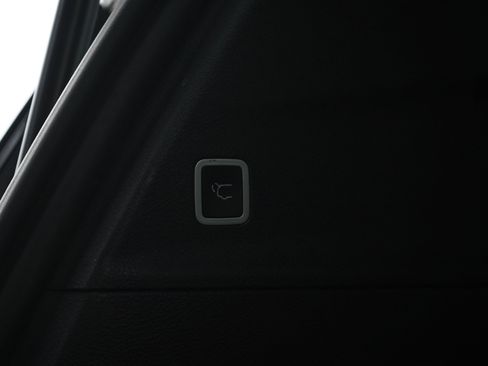 Used 2025 Chrysler Pacifica Select FWD image 19