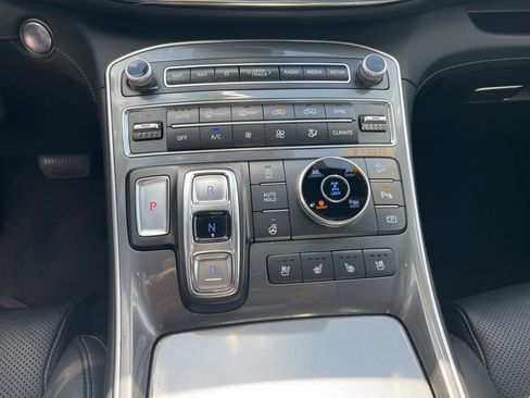 Used 2023 Hyundai Santa Fe Calligraphy image 17