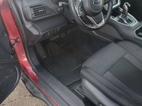 Used 2025 Subaru Outback Premium AWD/4WD image 3