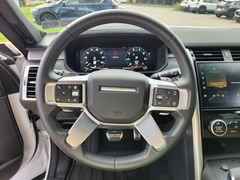 Certified 2024 Land Rover Discovery Dynamic SE AWD/4WD image 18