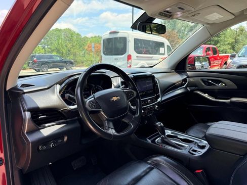 Used 2020 Chevrolet Traverse LT FWD image 21