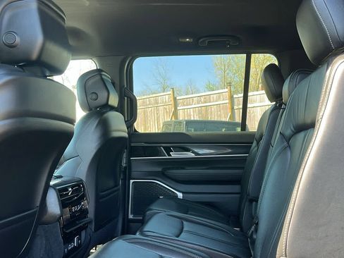 Certified 2023 Jeep Wagoneer 4WD image 27