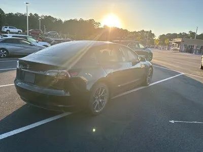 Used 2021 Tesla Model 3 Standard Range Plus RWD image 2