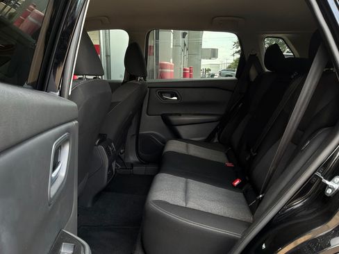 Used 2025 Nissan Rogue SV FWD image 12