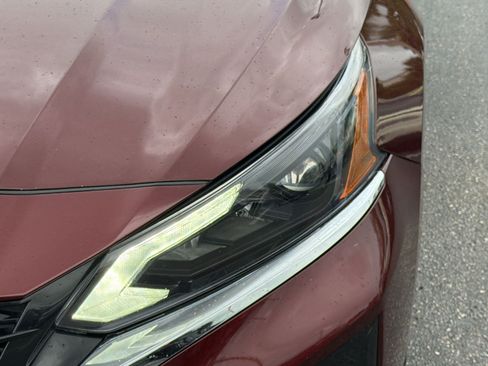 Used 2025 Nissan Altima 2.5 SV FWD image 12