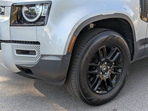 Used 2023 Land Rover Defender 90 S image 9