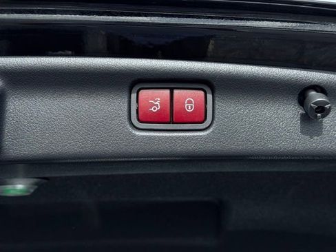 Used 2023 Mercedes-Benz C 300 4MATIC Sedan image 10