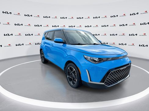 Certified 2023 Kia Soul EX FWD image 2
