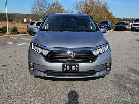 Used 2024 Honda Odyssey EX image 3