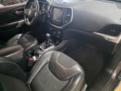 Used 2018 Jeep Cherokee Latitude Plus w/ Cold Weather Group image 22