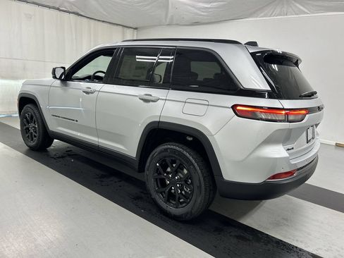 New 2026 Jeep Grand Cherokee Altitude AWD/4WD image 6