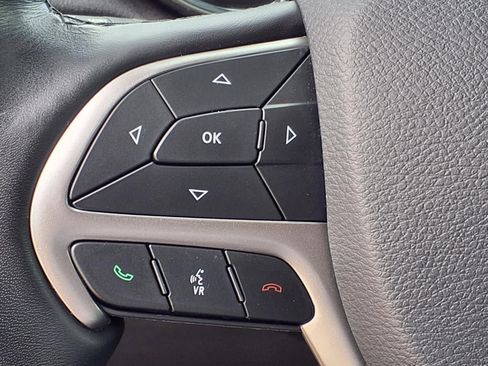 Used 2021 Jeep Grand Cherokee Laredo X RWD image 17