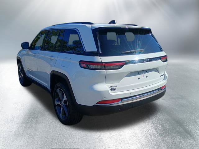 Used 2023 Jeep Grand Cherokee Limited AWD/4WD image 3
