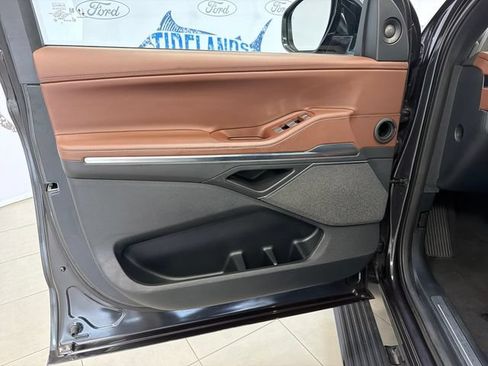 Used 2025 Lincoln Navigator Reserve AWD/4WD image 11