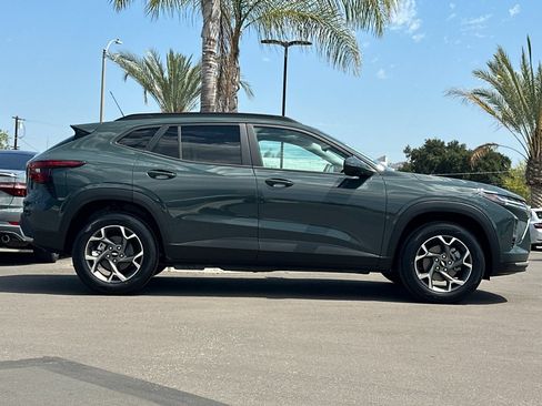 New 2026 Chevrolet Trax LT w/ Sunroof Package FWD image 3