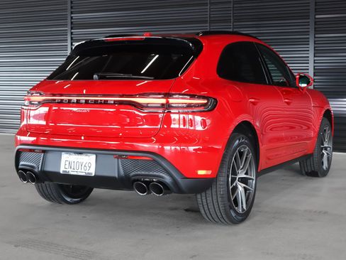 Used 2026 Porsche Macan image 11