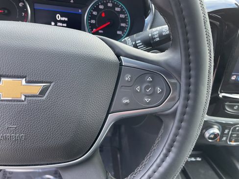 Used 2023 Chevrolet Traverse LT image 14