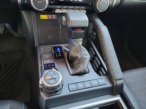 Certified 2025 Toyota 4Runner TRD Off-Road Premium image 24