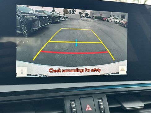 Certified 2025 Lexus ES 300h w/ Premium Package image 15