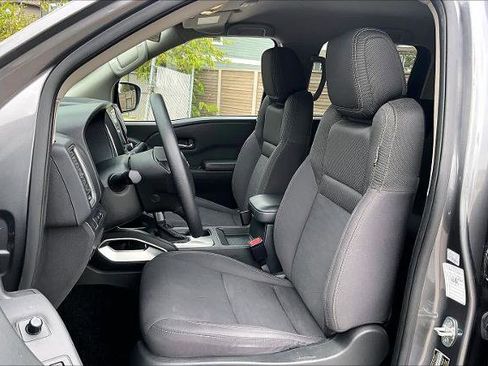 Certified 2023 Nissan Frontier SV image 7