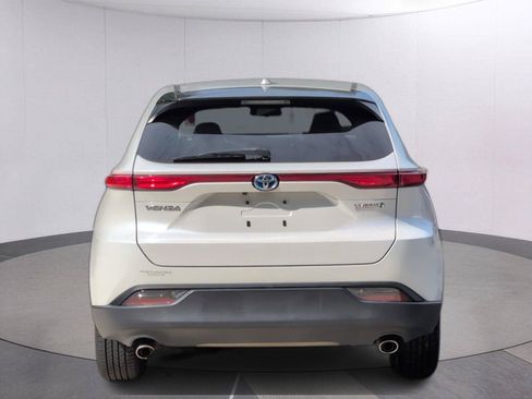 Used 2021 Toyota Venza LE AWD/4WD image 4