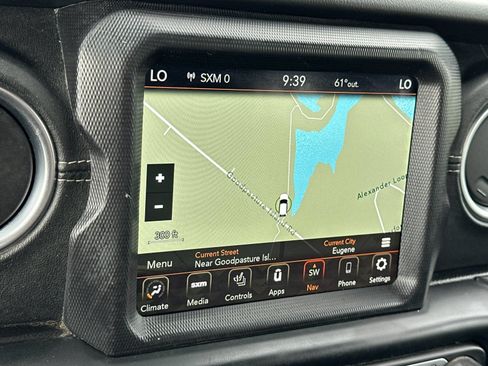 Used 2021 Jeep Gladiator Overland w/ Uconnect 4C Nav & Sound Group AWD/4WD image 17