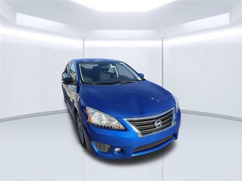 Used 2015 Nissan Sentra SR w/ Navigation Package FWD image 3