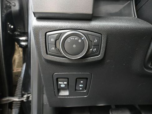 Used 2018 Ford F150 XLT w/ Equipment Group 302A Luxury AWD/4WD image 34