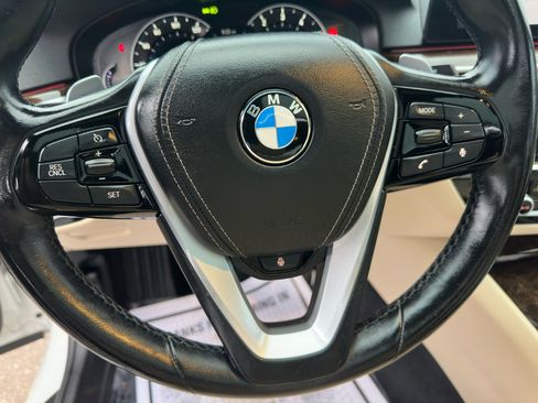 Used 2017 BMW 530i xDrive image 37