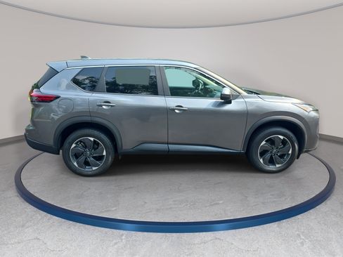 Certified 2024 Nissan Rogue SV AWD/4WD image 4