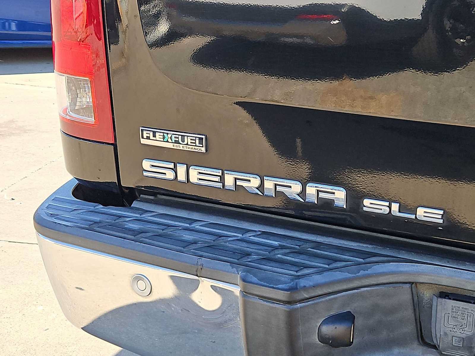 Used 2010 GMC Sierra 1500 SLE w/ Texas Edition RWD image 18