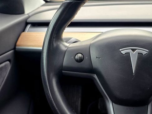 Used 2018 Tesla Model 3 Long Range RWD image 15