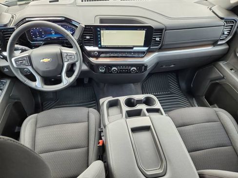 Used 2024 Chevrolet Silverado 1500 LT AWD/4WD image 25