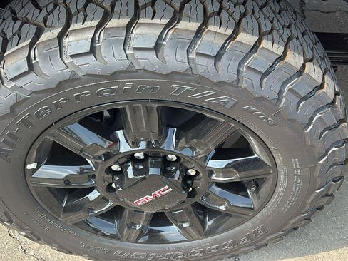 New 2026 GMC Sierra 2500 AT4 w/ AT4 Premium Plus Package AWD/4WD image 12