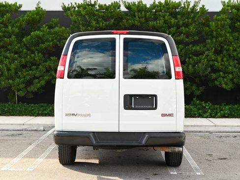 Used 2022 GMC Savana 3500 Extended w/ Driver Convenience Package RWD image 5