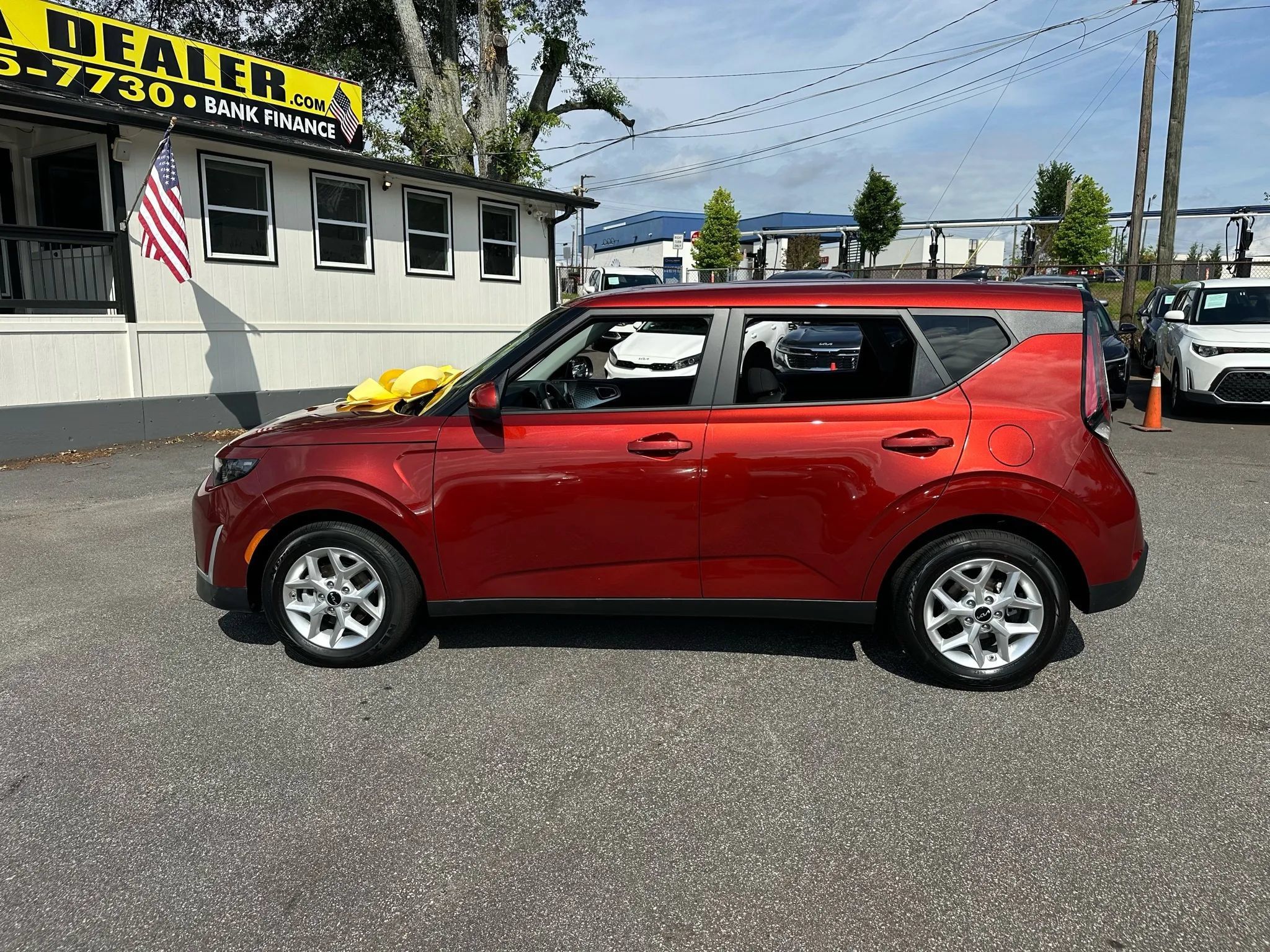 Used 2025 Kia Soul LX w/ LX Technology Package FWD image 7