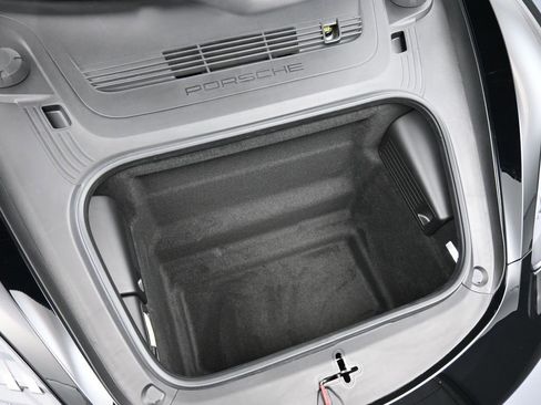 Used 2025 Porsche 718 Cayman image 29