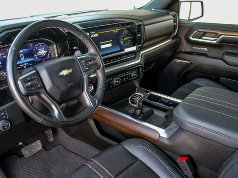 Used 2024 Chevrolet Silverado 1500 High Country w/ Technology Package AWD/4WD image 19