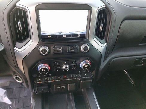 Used 2021 GMC Sierra 1500 SLT image 27