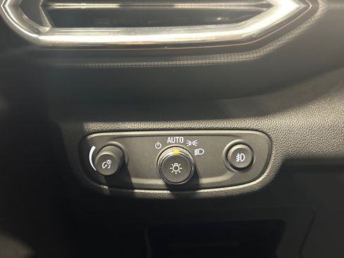 Used 2022 Chevrolet TrailBlazer ACTIV w/ Technology Package FWD image 15