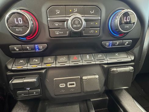 Used 2019 Chevrolet Silverado 1500 High Country w/ Technology Package image 23