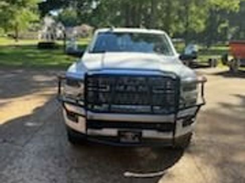 Used 2024 RAM 2500 Laramie AWD/4WD image 4