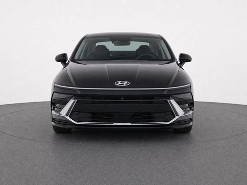 Used 2025 Hyundai Sonata Limited FWD image 2