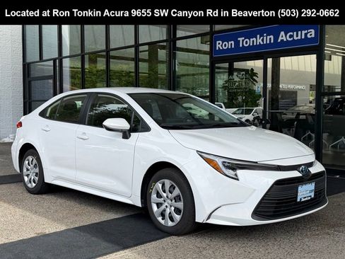 Used 2025 Toyota Corolla LE w/ Carpet Mat Package (TMS) image 1