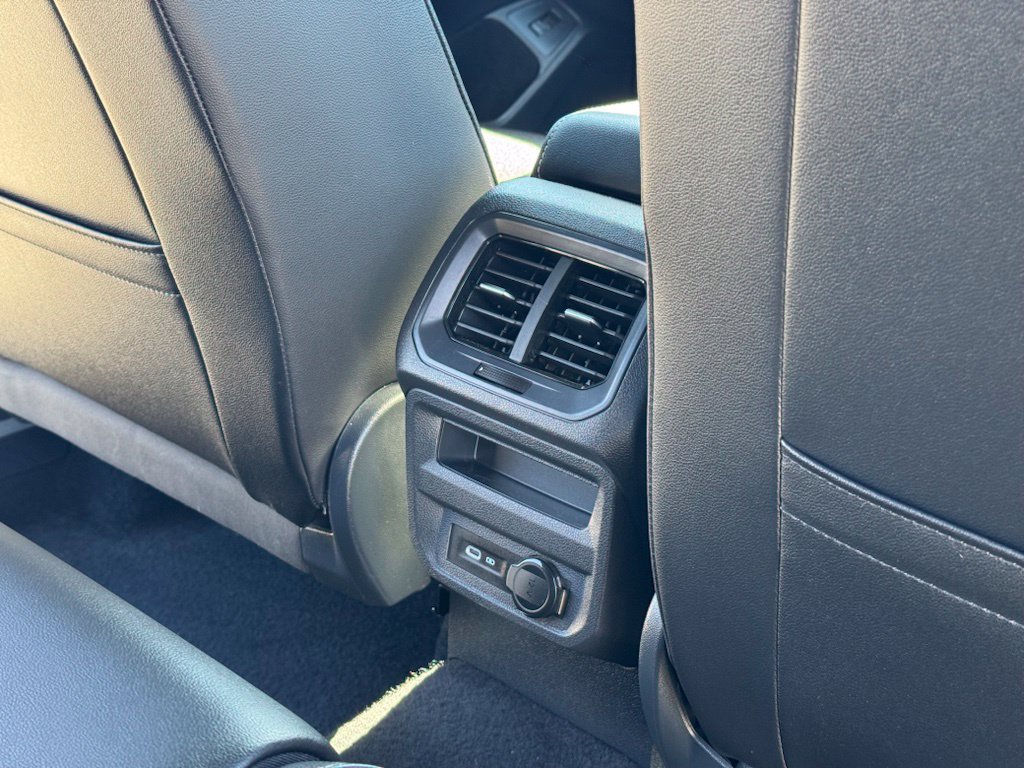 Used 2022 Volkswagen Tiguan SE R-Line FWD image 21