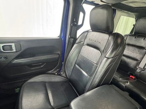 Used 2019 Jeep Wrangler Unlimited Sahara AWD/4WD image 13
