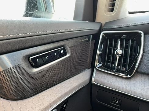 New 2026 Volvo XC90 B6 Ultra w/ Lounge Package AWD/4WD image 18